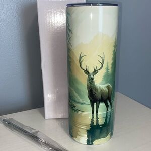 Deer 20oz Tumbler new w box comes with stainless steel reusable straw
